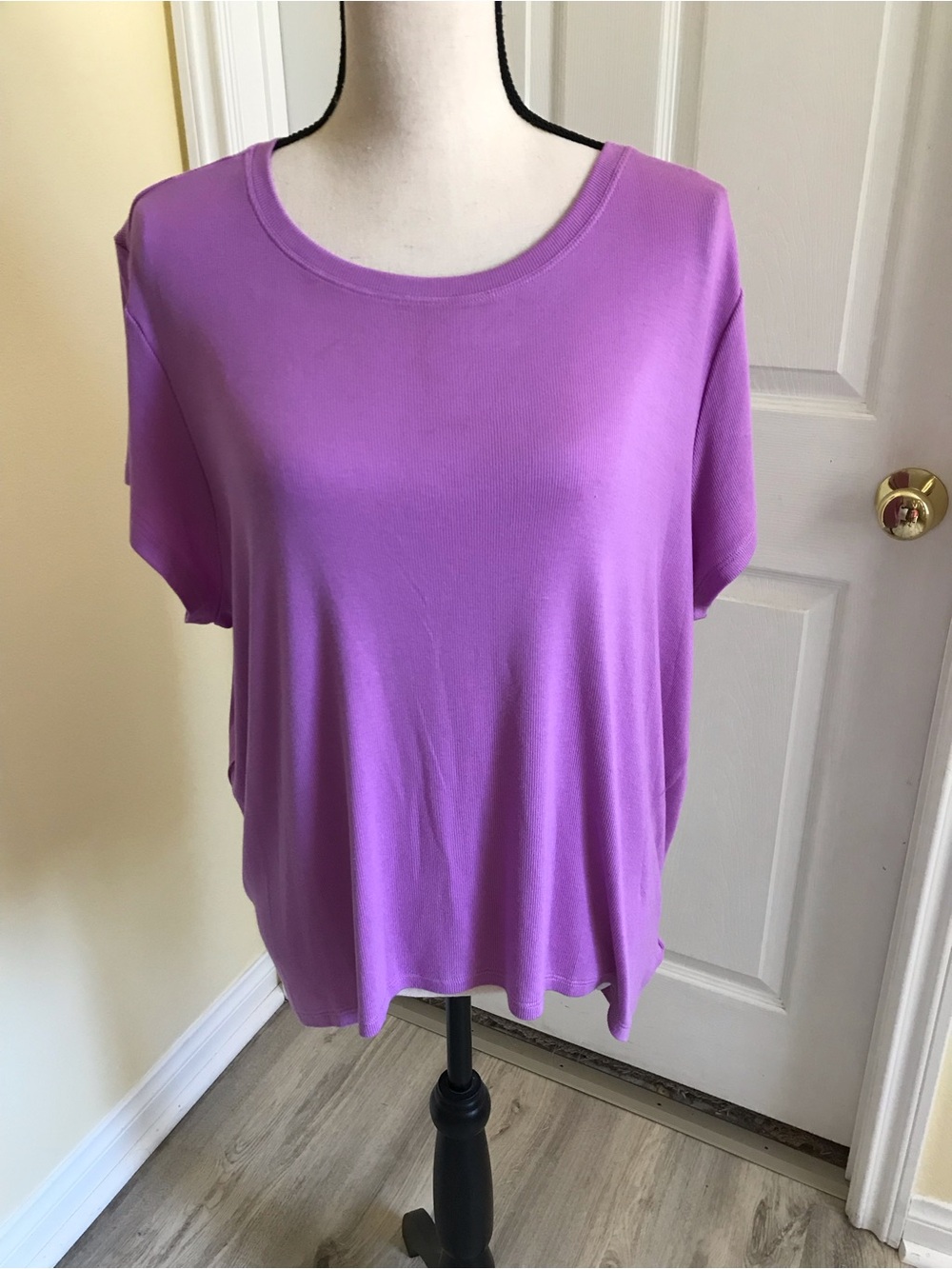Athleta short-sleeve top in a ribbed, lavender-purple shade Size Large